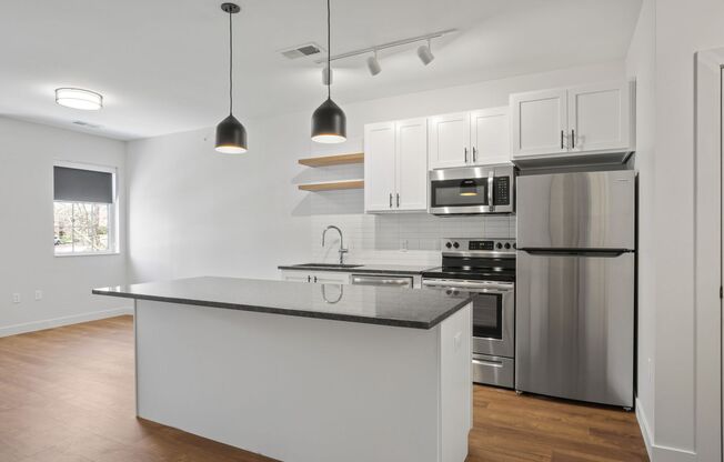 1 bed, 1 bath, 682 sqft, $1,365, Unit 204