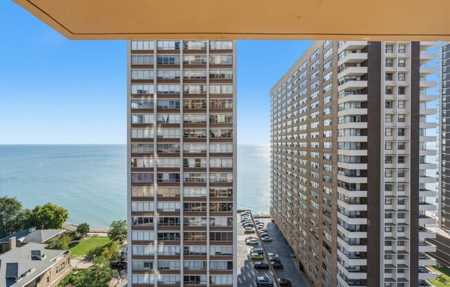 1 bed, 1.5 baths, 678 sqft, $2,500, Unit 14G