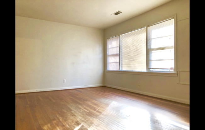 3 Bed 1 Bath in East Point!!