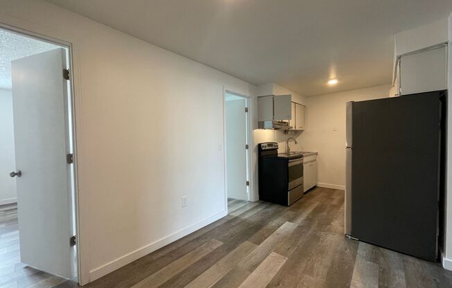 2 beds, 1 bath, 600 sqft, $1,095, Unit Unit 4