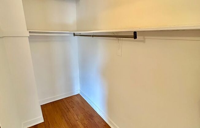 Studio, 1 bath, 320 sqft, $1,395, Unit 225-309