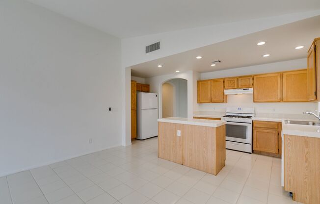 GORGEOUS SINGLE STORY HOME WITH TONS OF UPGRADES*