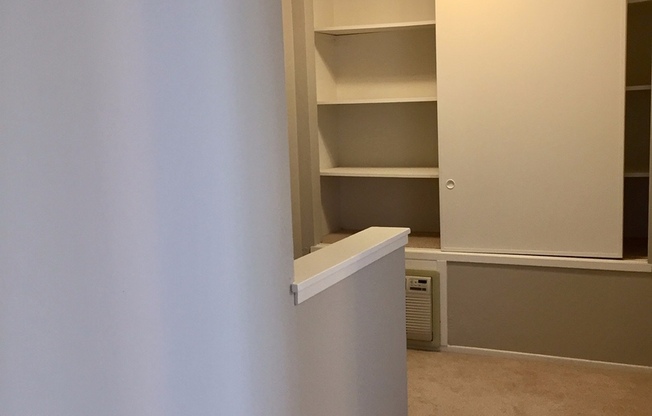 2 beds, 1.5 baths, 1,000 sqft, $3,195, Unit 52