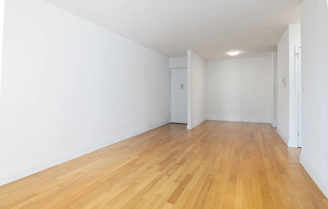1 bed, 1 bath, 650 sqft, $4,500, Unit 19A