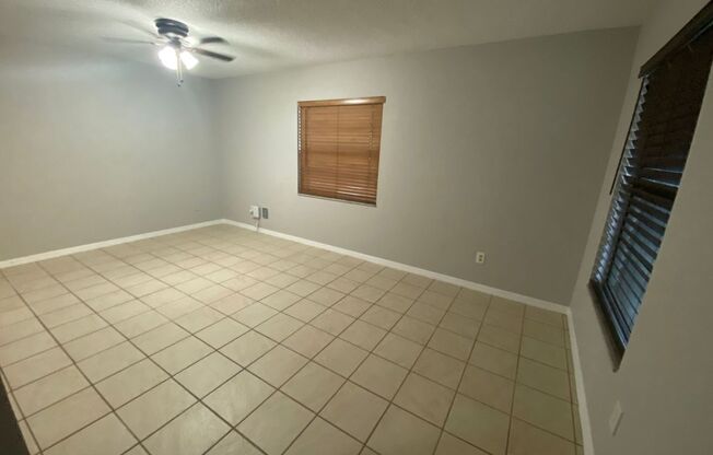 2 Bedroom 1 Bath Duplex in Winter Park for RENT!