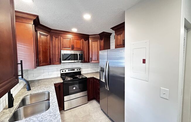 Newly Renovated 2/1.5 Condo in Gated Community Downtown!