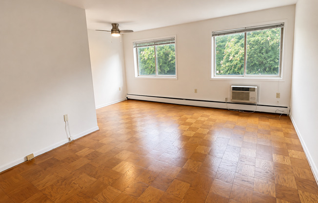 1 bed, 1 bath, 615 sqft, $1,645, Unit 112