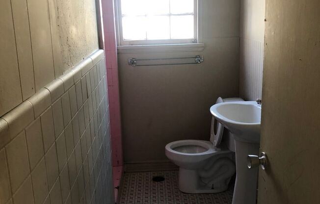 114 E Slattery