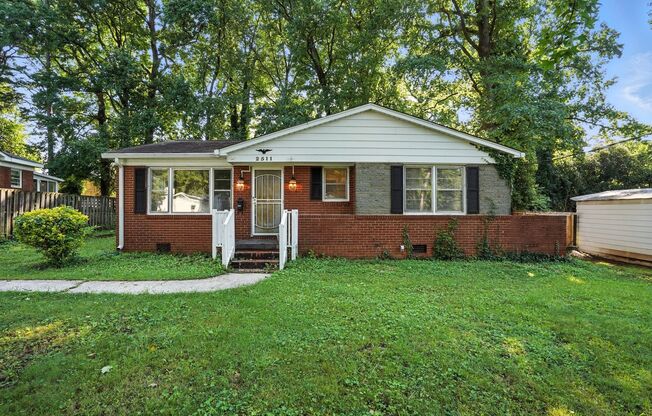 Charming Brick Ranch in Popular Oakhurst