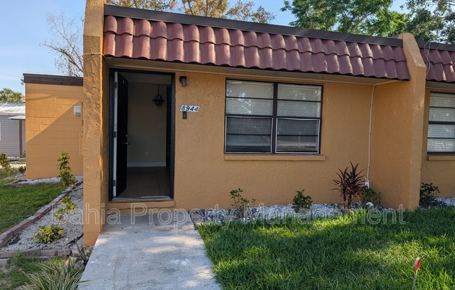 8944 TEMPLE TERRACE HWY