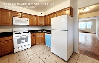 2005 W Touhy Ave