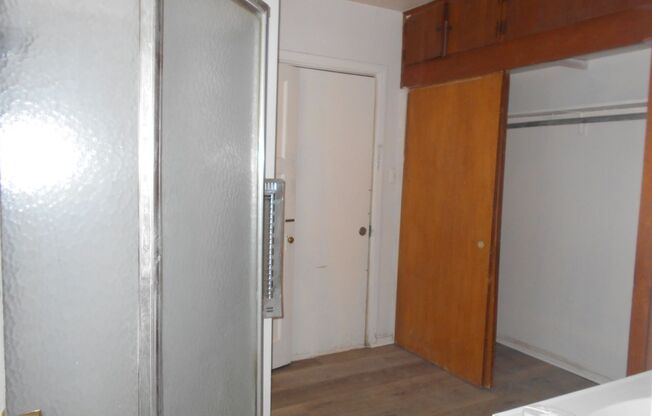 1 bed, 1 bath, $1,050, Unit Unit B