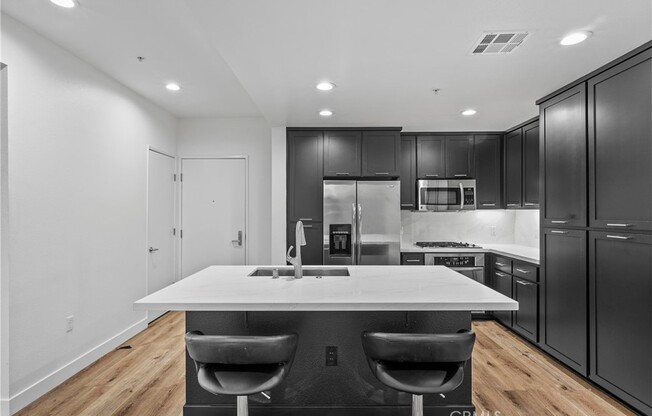 2 beds, 2 baths, 1,050 sqft, $3,450, Unit 206