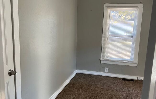 2 beds, 1 bath, $1,050