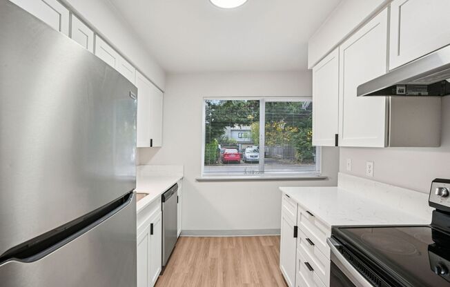 3 beds, 1.5 baths, 1,246 sqft, $2,199, Unit 2611-1