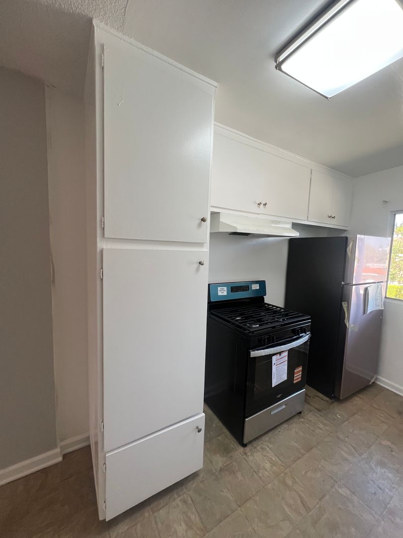 3945 West 8th Street, LLC