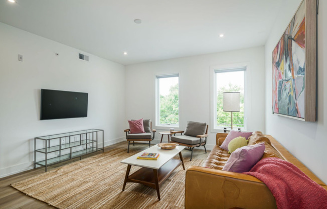 2 beds, 1 bath, 650 sqft, $1,699, Unit Unit 305