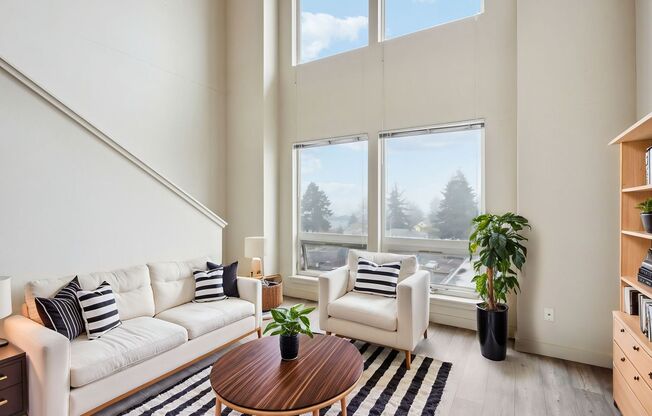 1 bed, 1 bath, 812 sqft, $1,800