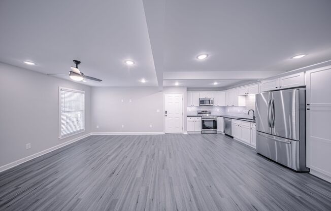 3 beds, 2 baths, 1,300 sqft, $2,300