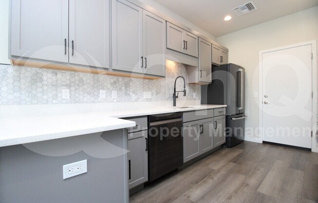 2030 E MICHIGAN AVE