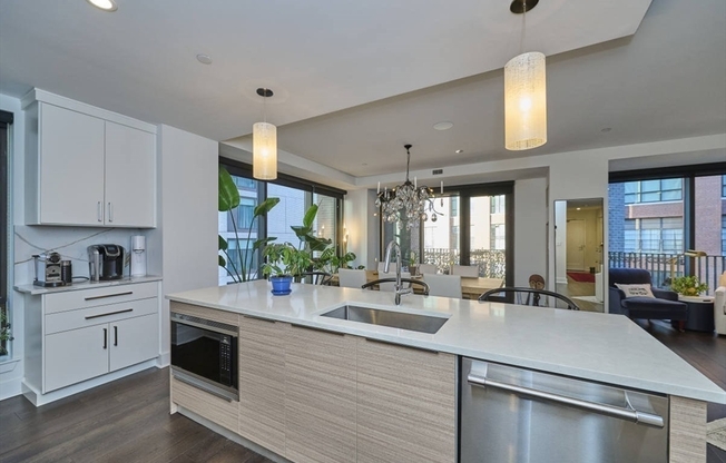 2 beds, 2 baths, 1,435 sqft, $6,990, Unit 501