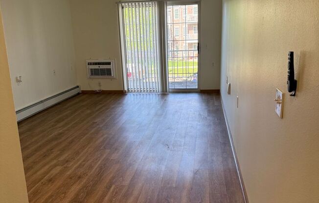 1 bed, 1 bath, 660 sqft, $1,408, Unit 319S