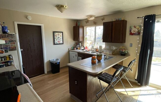 Terrific 4 bedroom, 2 bath Louisville Home - Available August 8th!