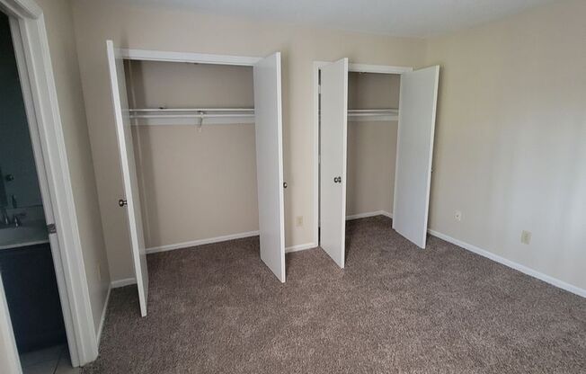 2 beds, 2 baths, 1,000 sqft, $1,275, Unit 1829