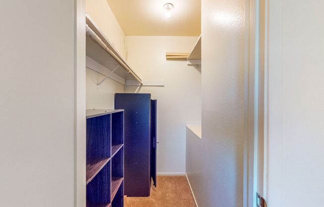 2 beds, 1 bath, $2,300