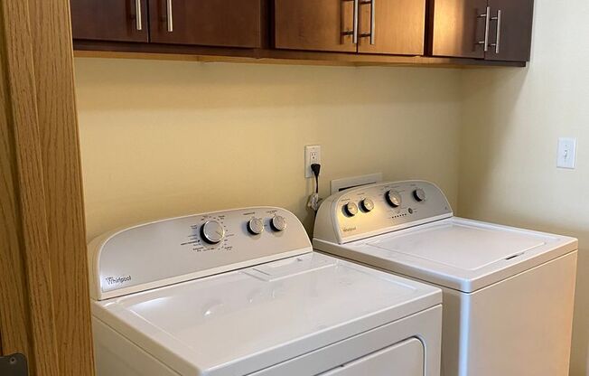1 bed, 1 bath, 718 sqft, $985, Unit 615-103