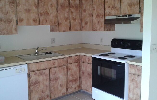 Split Willow Dr 3285