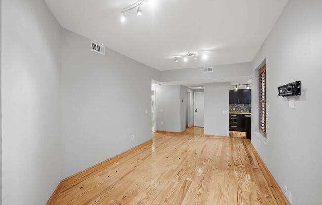 Adams Morgan Condo | 1 Bed | 1 Bath | 675 Sf