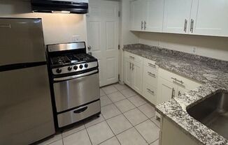 2 beds, 1 bath, $1,200, Unit #Down