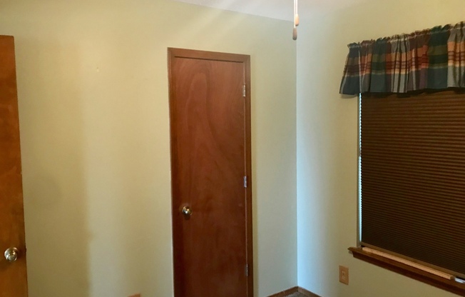 3 beds, 1 bath, $1,495