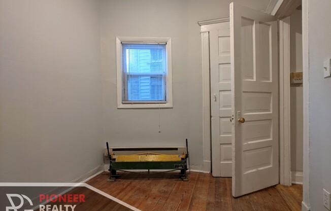 3544 N Halsted St 2R