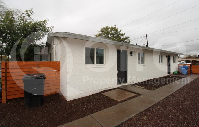 1103 W SHERMAN ST