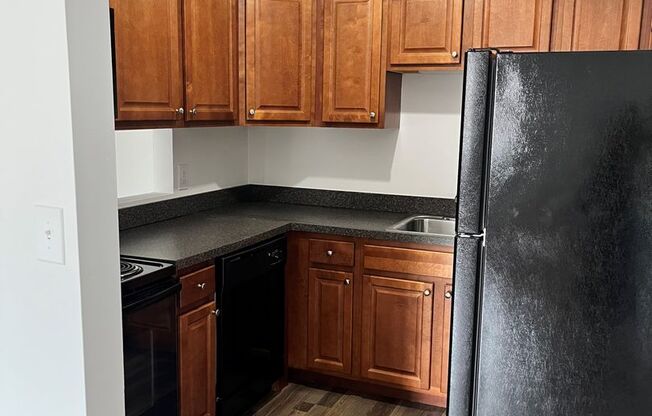 1 bed, 1 bath, 715 sqft, $1,820, Unit 35-208