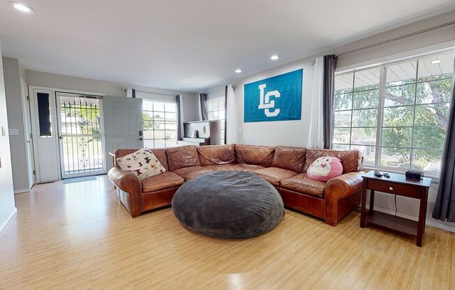 Large furnished 4 bedroom 3 bath home - pet-friendly!