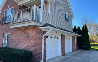 Shelby Twp 2-bedroom, 2-bath condo-style with pool and balcony