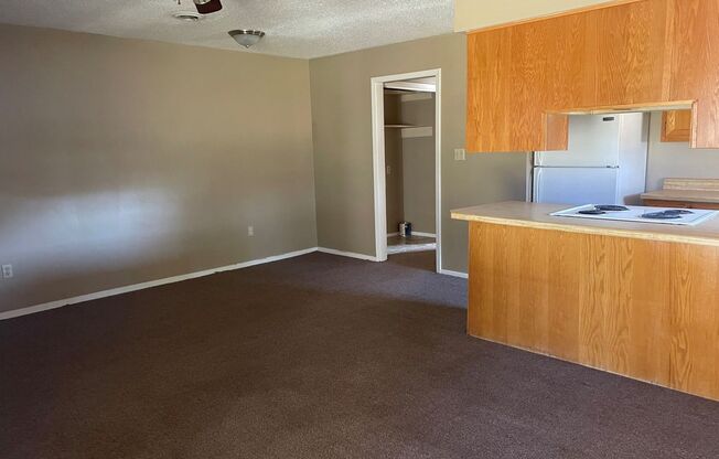 3 beds, 2 baths, 819 sqft, $900, Unit C