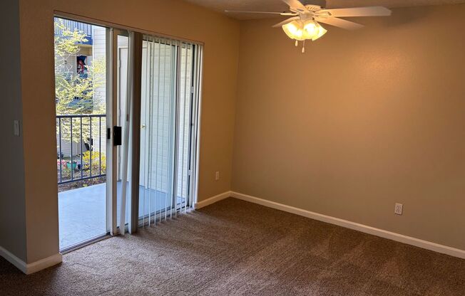 1 bed, 1 bath, 717 sqft, $1,385, Unit G35
