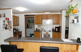 3 beds, 2 baths, $1,350