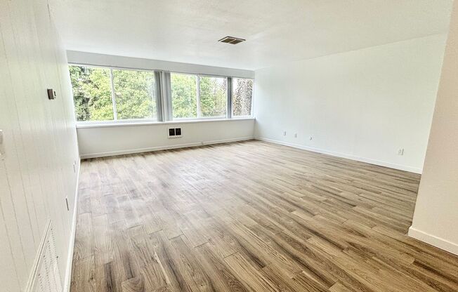 2 beds, 2 baths, 900 sqft, $1,625, Unit 312