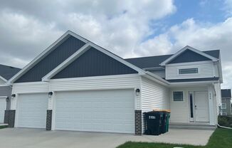 946 Albert Dr W