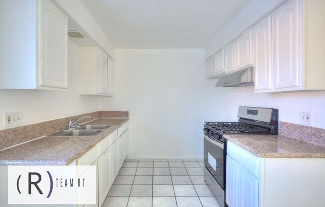 2 beds, 1 bath, $2,180, Unit #F