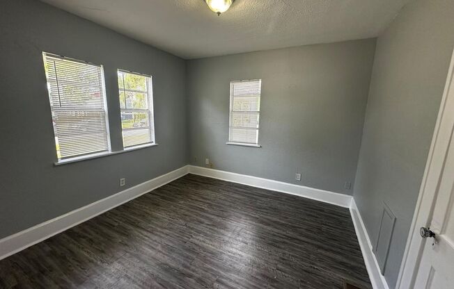 3 beds, 1 bath, $2,200