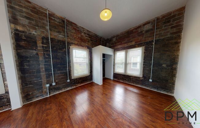 Studio, 1 bath, $950, Unit 42