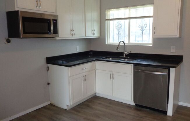 3 beds, 1 bath, $1,450