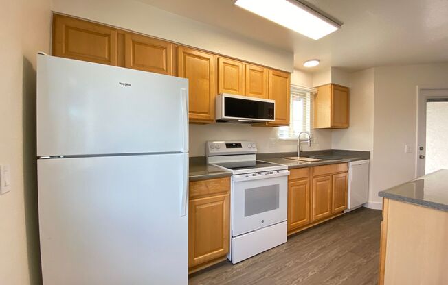 1 bed, 1 bath, 671 sqft, $2,425, Unit E-220