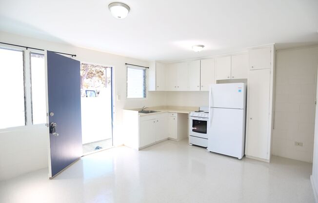 2 beds, 1 bath, $1,550, Unit Apt A